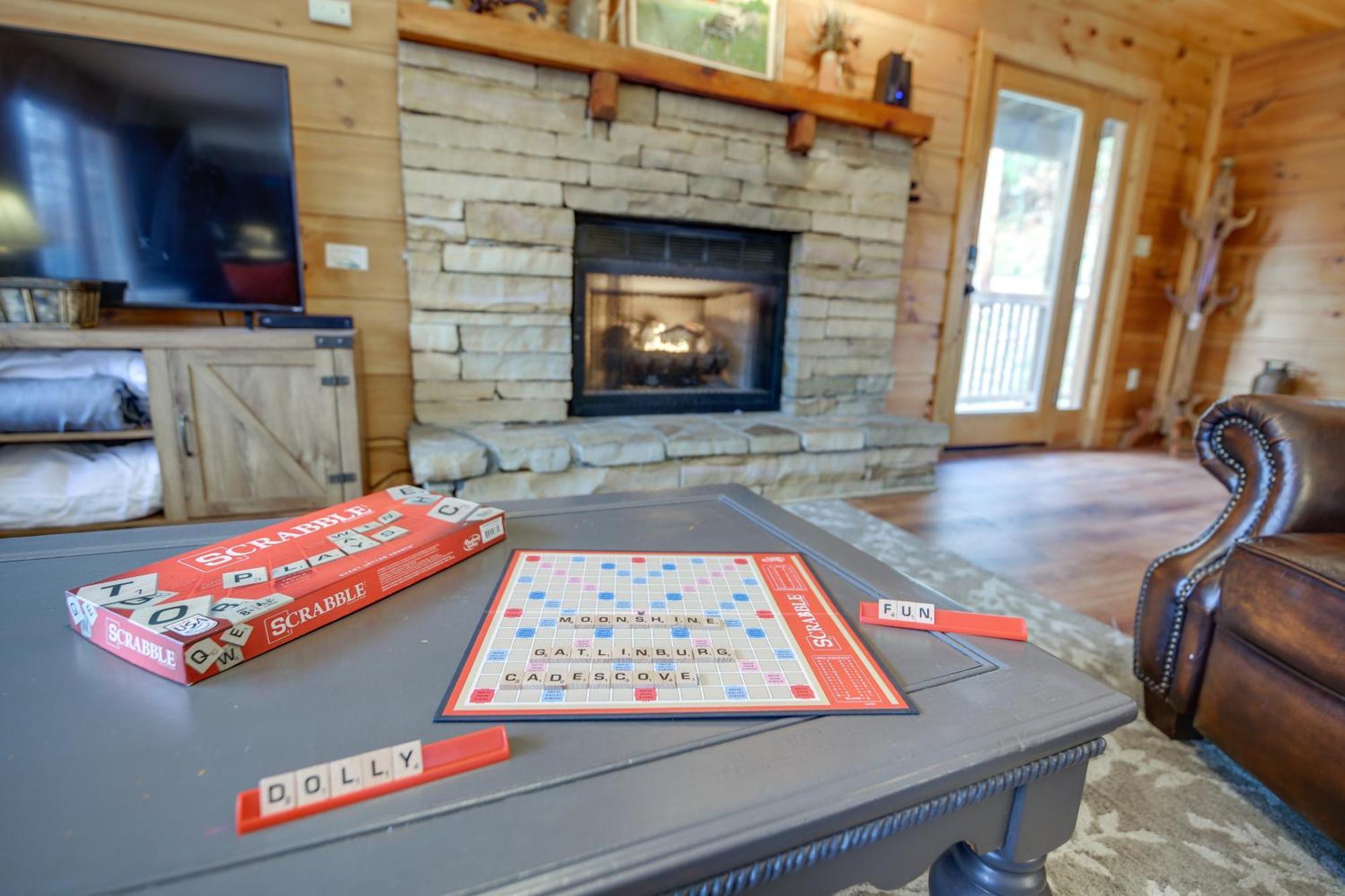 Pet-Friendly Gatlinburg Retreat With Hot Tub! Villa Exterior photo