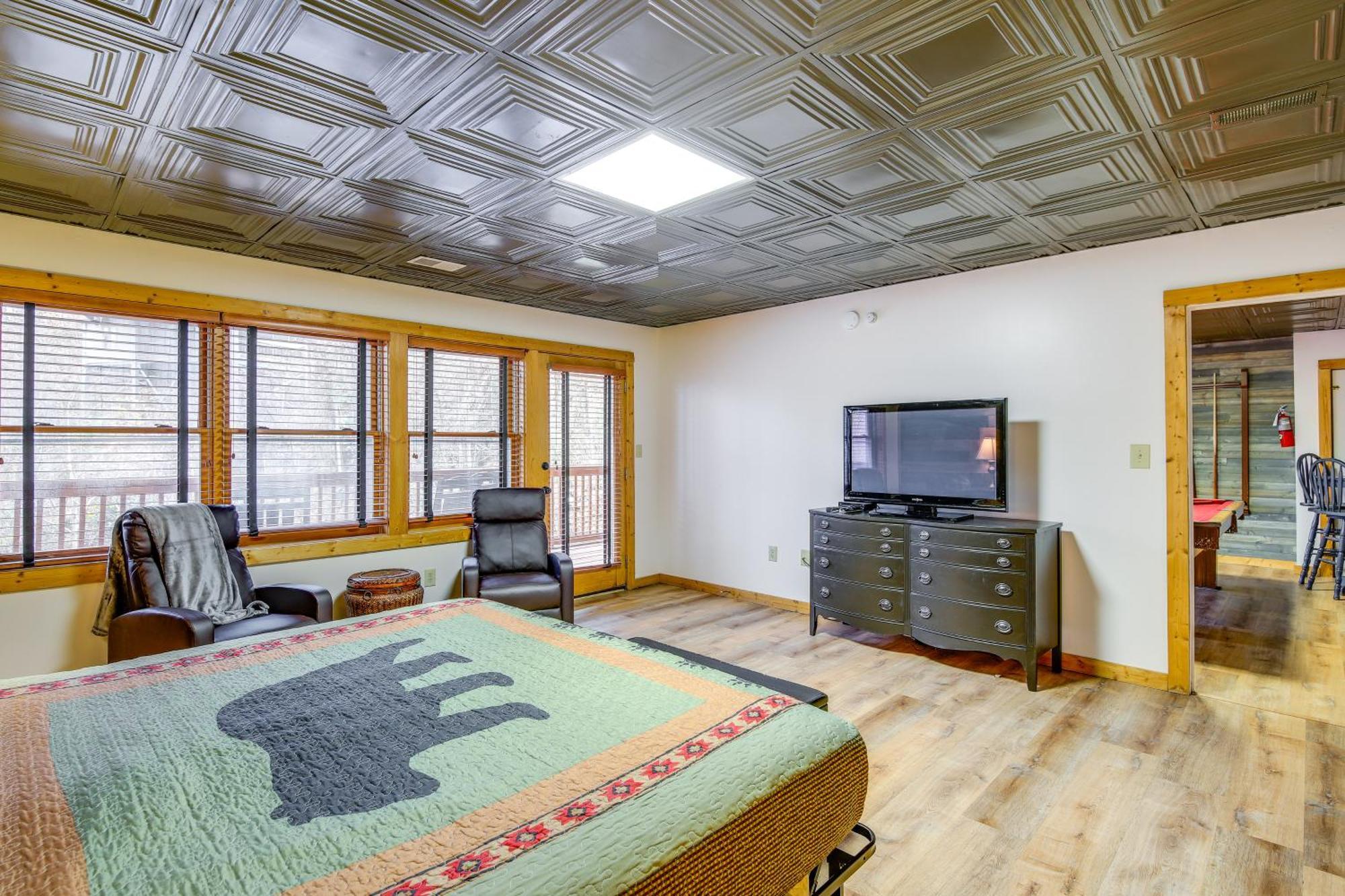 Pet-Friendly Gatlinburg Retreat With Hot Tub! Villa Exterior photo