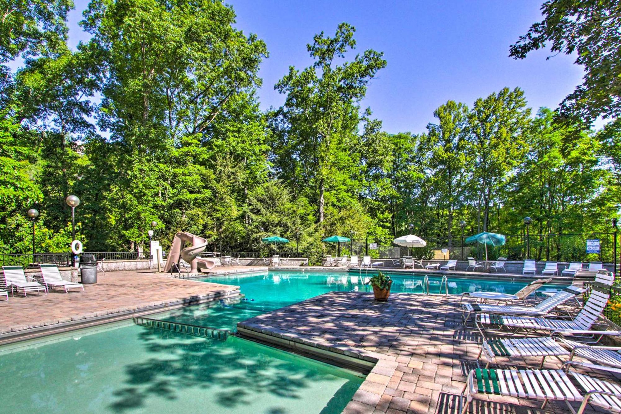 Pet-Friendly Gatlinburg Retreat With Hot Tub! Villa Exterior photo