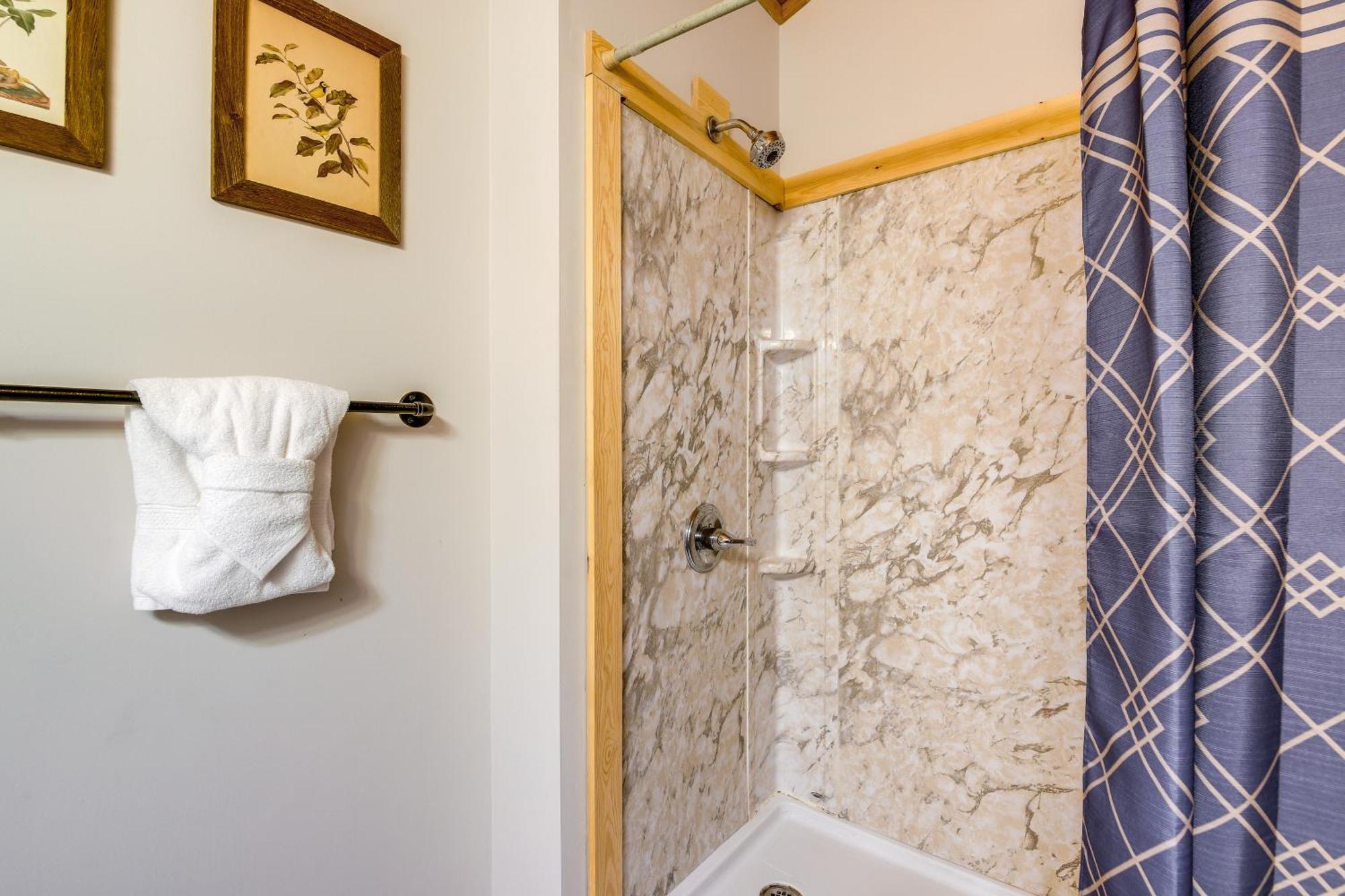 Pet-Friendly Gatlinburg Retreat With Hot Tub! Villa Exterior photo