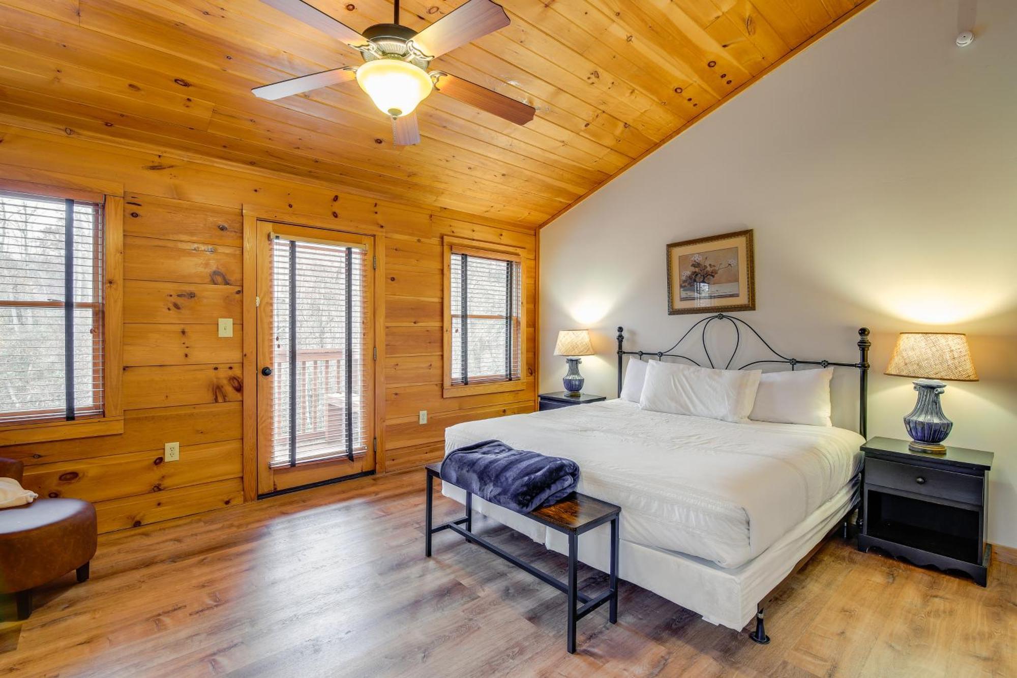 Pet-Friendly Gatlinburg Retreat With Hot Tub! Villa Exterior photo