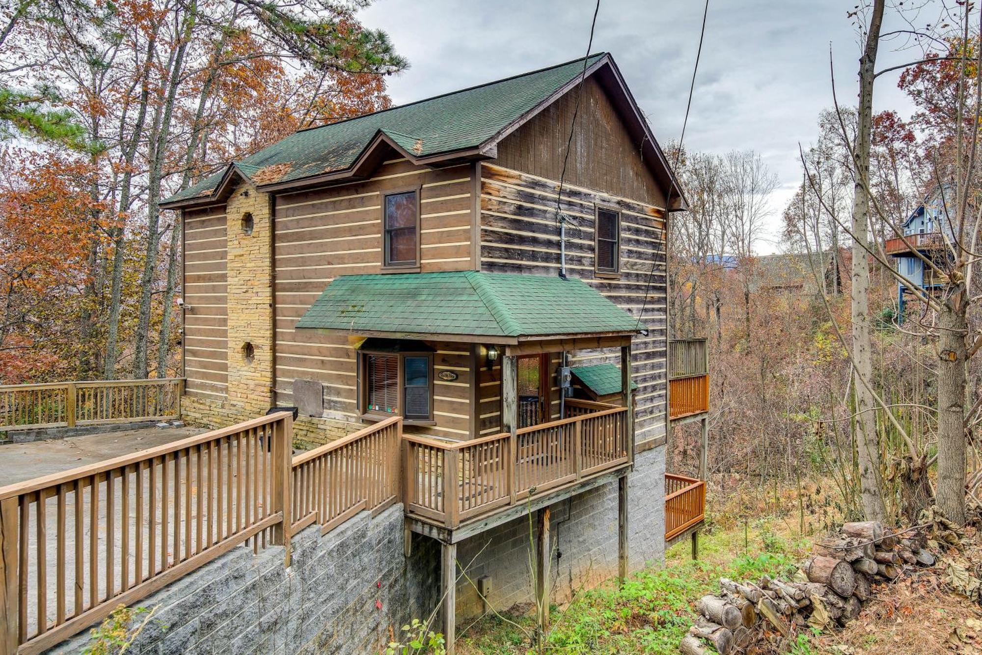 Pet-Friendly Gatlinburg Retreat With Hot Tub! Villa Exterior photo