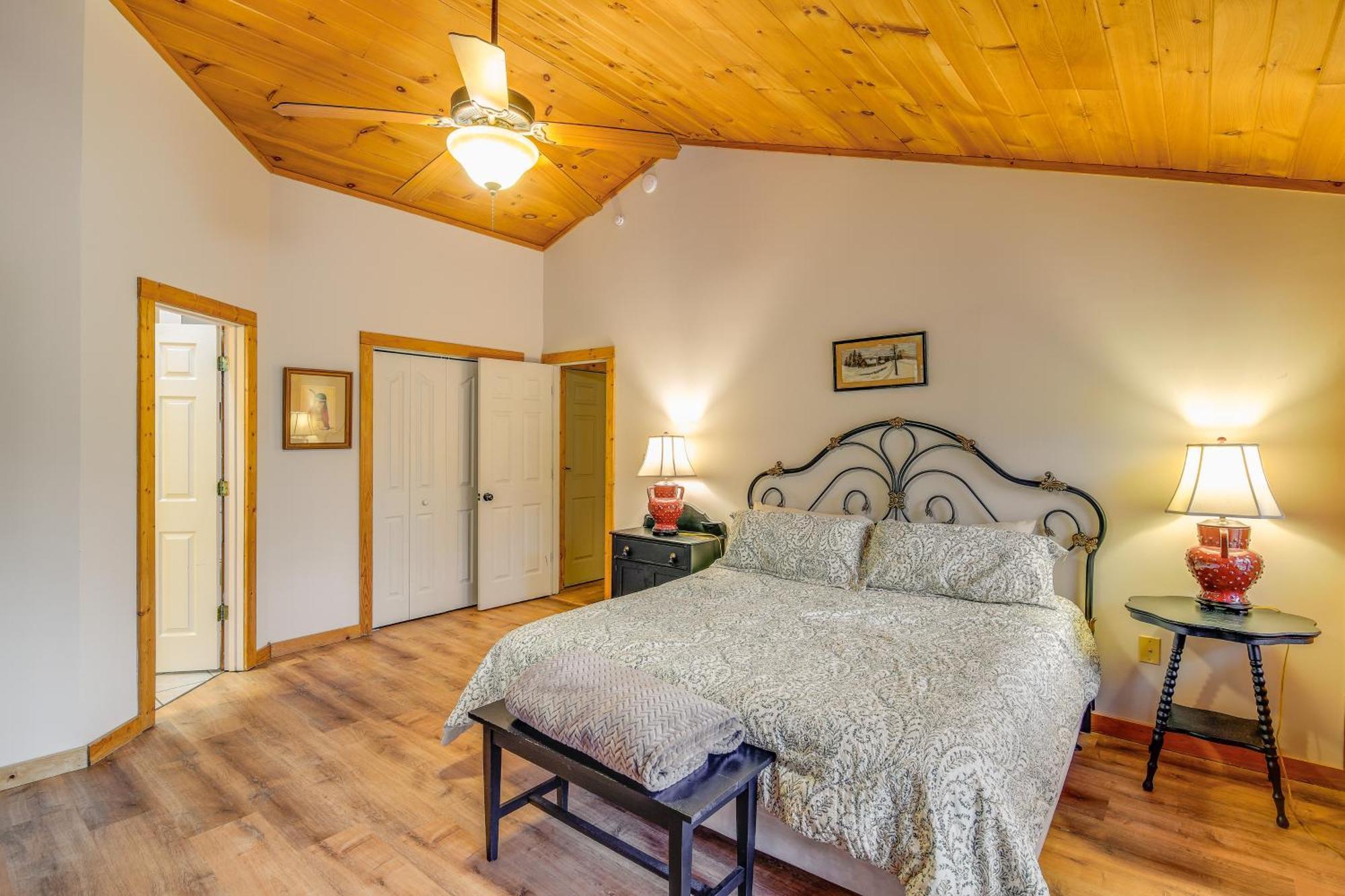 Pet-Friendly Gatlinburg Retreat With Hot Tub! Villa Exterior photo