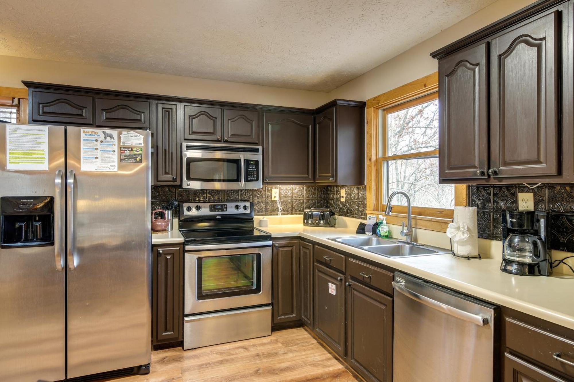 Pet-Friendly Gatlinburg Retreat With Hot Tub! Villa Exterior photo