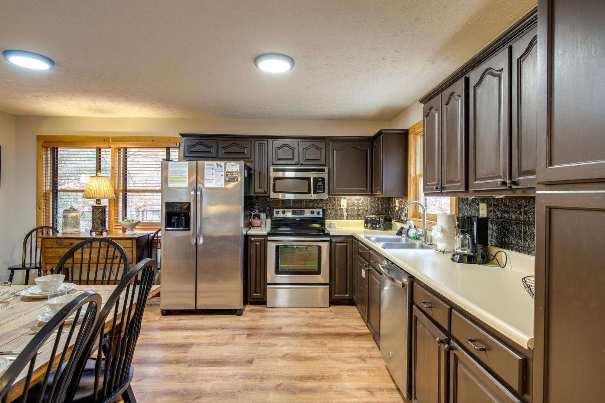 Pet-Friendly Gatlinburg Retreat With Hot Tub! Villa Exterior photo